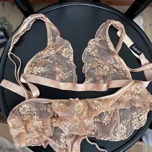 Fredericks of Hollywood Gold Metallic Lace Bra and Panties Set